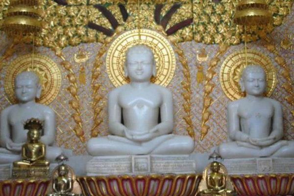 Idol of Shreyansanath Bhagwan